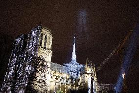 Crowds during Notre-Dame Cathedral re-opening ceremony - Paris