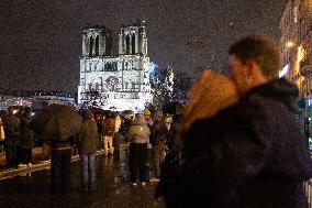 Crowds during Notre-Dame Cathedral re-opening ceremony - Paris