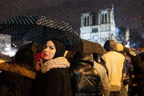 Crowds during Notre-Dame Cathedral re-opening ceremony - Paris