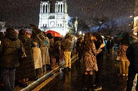 Crowds during Notre-Dame Cathedral re-opening ceremony - Paris