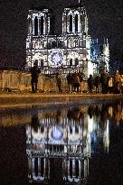 Crowds during Notre-Dame Cathedral re-opening ceremony - Paris