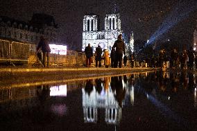 Crowds during Notre-Dame Cathedral re-opening ceremony - Paris