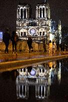 Crowds during Notre-Dame Cathedral re-opening ceremony - Paris