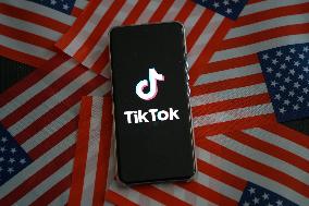 Tiktok And US Flag