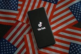 Tiktok And US Flag