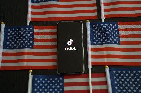 Tiktok And US Flag