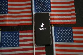 Tiktok And US Flag