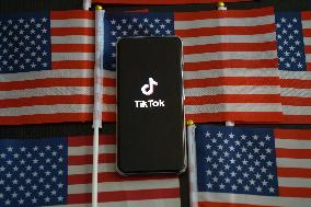 Tiktok And US Flag