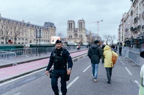 Notre-Dame Reopening Outside Atmosphere - Paris