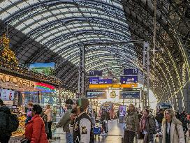 Frankfurt Main Station During The Festive Season