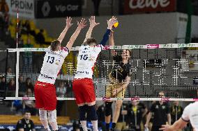 ZAKSA Kedzierzyn Kozle v GKS Katowice - Plus Liga