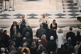 Start Of The First Mass For The Public Notre-Dame Cathedral - Paris