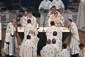 Start Of The First Mass For The Public Notre-Dame Cathedral - Paris