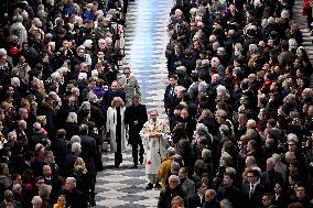 Start Of The First Mass For The Public Notre-Dame Cathedral - Paris