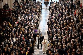 Start Of The First Mass For The Public Notre-Dame Cathedral - Paris