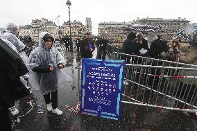 Atmosphere During First Mass For The Public Notre-Dame Cathedral - Paris