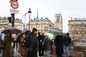 Atmosphere During First Mass For The Public Notre-Dame Cathedral - Paris