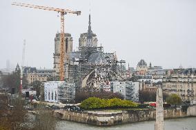 Atmosphere During First Mass For The Public Notre-Dame Cathedral - Paris