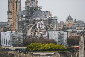 Atmosphere During First Mass For The Public Notre-Dame Cathedral - Paris