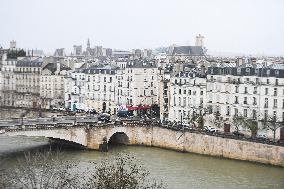 Atmosphere During First Mass For The Public Notre-Dame Cathedral - Paris