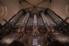 First Mass For The Public Notre-Dame Cathedral - Paris