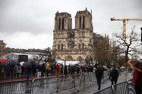 Atmosphere During First Mass For The Public Notre-Dame Cathedral - Paris