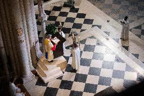 First Mass For The Public Notre-Dame Cathedral - Paris