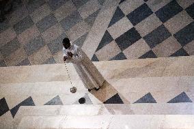 First Mass For The Public Notre-Dame Cathedral - Paris