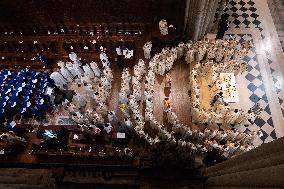 First Mass For The Public Notre-Dame Cathedral - Paris