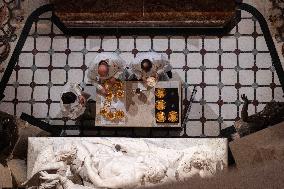 First Mass For The Public Notre-Dame Cathedral - Paris