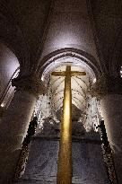 First Mass For The Public Notre-Dame Cathedral - Paris