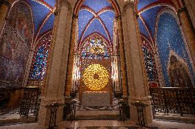 First Mass For The Public Notre-Dame Cathedral - Paris