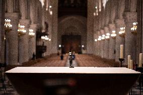 First Mass For The Public Notre-Dame Cathedral - Paris