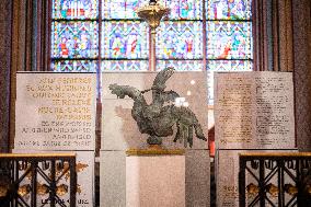 First Mass For The Public Notre-Dame Cathedral - Paris