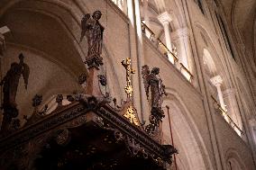 First Mass For The Public Notre-Dame Cathedral - Paris