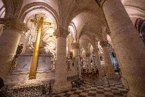 First Mass For The Public Notre-Dame Cathedral - Paris