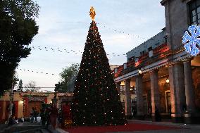 Sale Of Christmas Products And Lighting In The Center Of Tlalpan