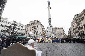 Pope Francis Prays In Front Of Virgin Mary Statue - Rome