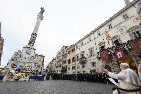 Pope Francis Prays In Front Of Virgin Mary Statue - Rome