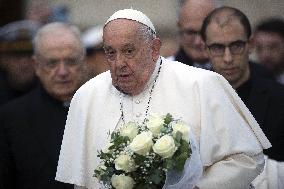 Pope Francis Prays In Front Of Virgin Mary Statue - Rome