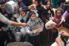 Food Aid For Displaced Palestinians - Gaza