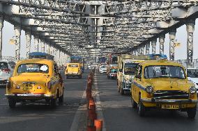 Over Half Of Kolkata’s Iconic Yellow Taxis To Bid Farewell Soon