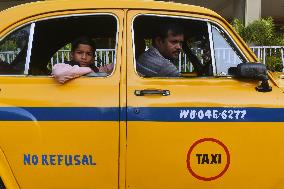 Over Half Of Kolkata’s Iconic Yellow Taxis To Bid Farewell Soon