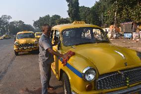 Over Half Of Kolkata’s Iconic Yellow Taxis To Bid Farewell Soon