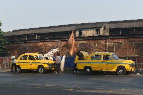 Over Half Of Kolkata’s Iconic Yellow Taxis To Bid Farewell Soon