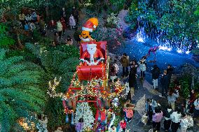 Christmas Atmosphere in Chongqing