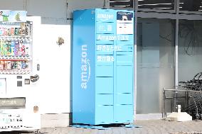 Amazon Lockers