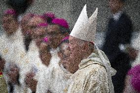 Pope Francis Presides A Mass With The New Cardinals - Vatican