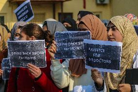 MBBS Students And Doctors Protest Against The Reservation Policy