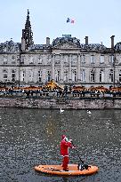 Santa Clauses Parade on Paddleboards - Strasbourg